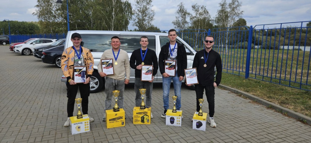 welders NPO Passat.jpg